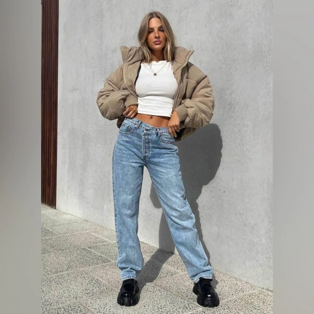 Princess Polly Asymmetric Straight Jeans - Picture 6 of 13